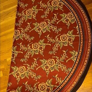 Country Living TableCloth  100 Cotton EUC Round